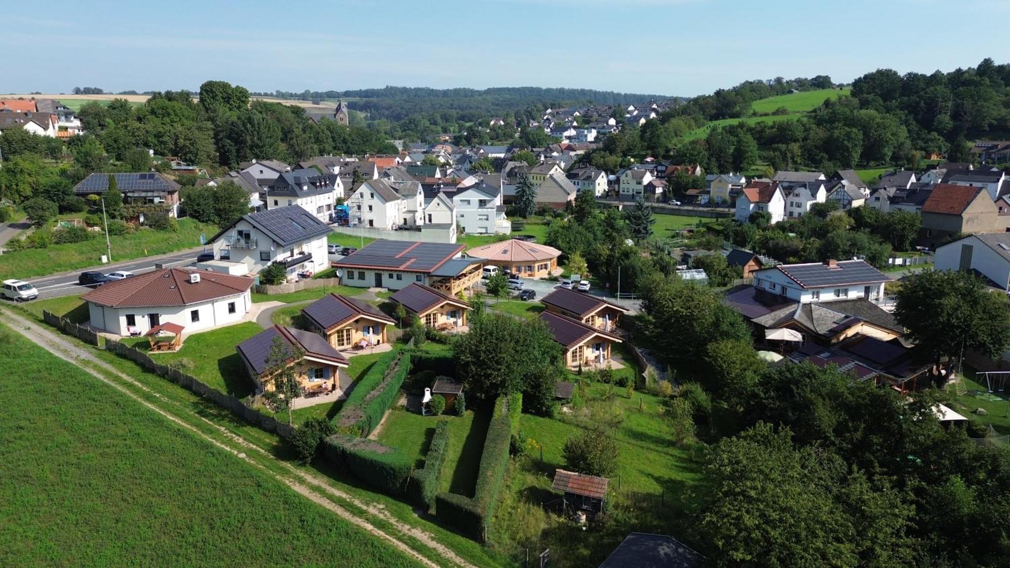 Carolinger Huettendorf Weyer Bagian luar foto